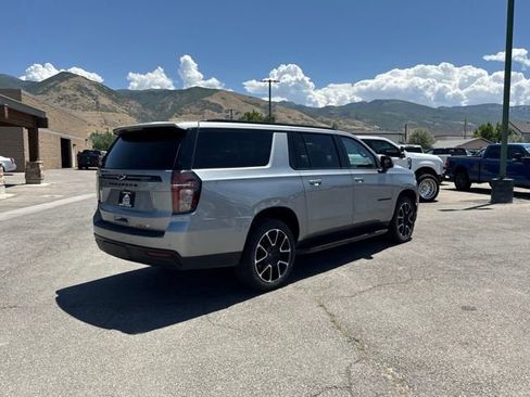 Used 2024 Chevrolet Suburban RST w/ Luxury Package AWD/4WD image 4