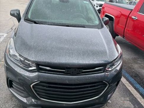 Used 2019 Chevrolet Trax LS FWD image 1