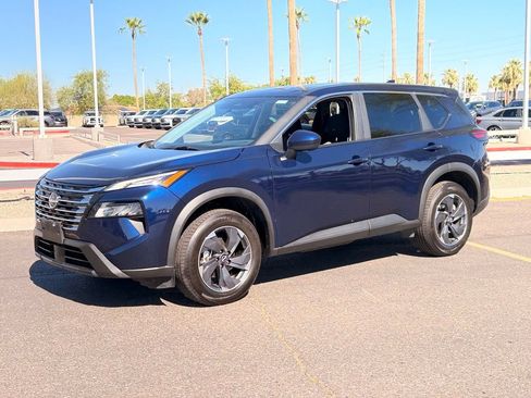 Certified 2025 Nissan Rogue SV FWD image 2