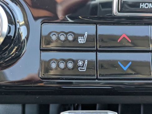 Certified 2022 Toyota Highlander Platinum image 26