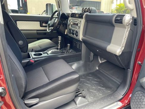 Used 2010 Toyota FJ Cruiser 4WD image 20