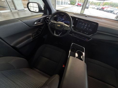 Used 2025 Chevrolet Equinox LT image 33