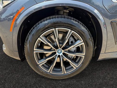 Used 2022 BMW X5 xDrive45e w/ M Sport Package AWD/4WD image 17