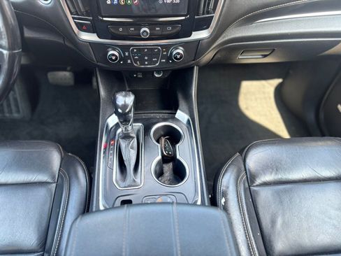 Used 2021 Chevrolet Traverse LT w/ LT Premium Package AWD/4WD image 24