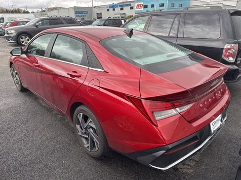 Used 2025 Hyundai Elantra SEL FWD image 4