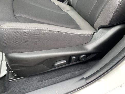 Used 2025 Subaru Crosstrek 2.0i Premium image 9