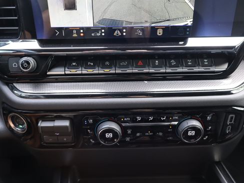 Used 2026 Chevrolet Silverado 1500 ZR2 AWD/4WD image 30