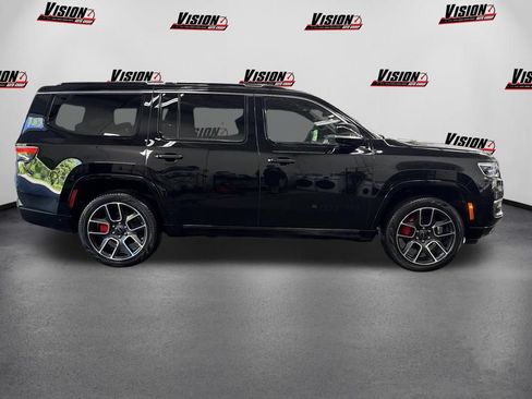 Used 2025 Jeep Wagoneer Series III AWD/4WD image 4