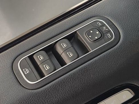 Used 2020 Mercedes-Benz G 63 AMG 4MATIC w/ G Manufaktur Interior Package image 23