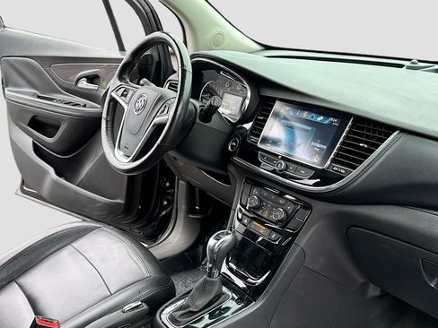Used 2020 Buick Encore Essence FWD image 5