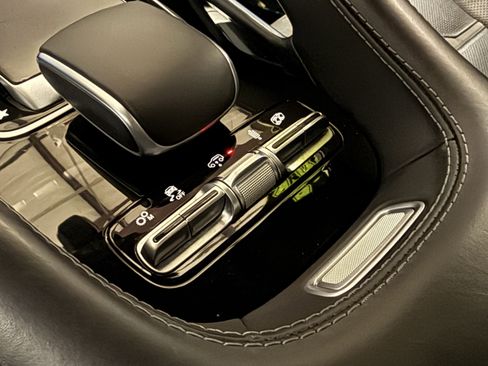 Used 2022 Mercedes-Benz GLE 53 AMG GLE 53 AMG image 32