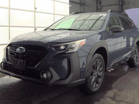 Used 2025 Subaru Outback Onyx Edition image 2