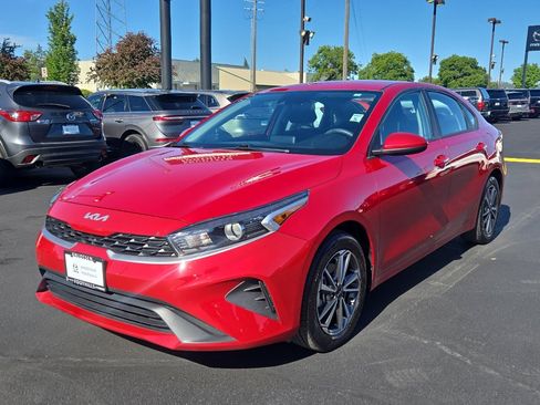 Used 2023 Kia Forte LXS FWD image 3