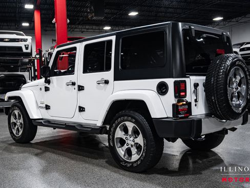 Used 2016 Jeep Wrangler Unlimited Sahara image 3