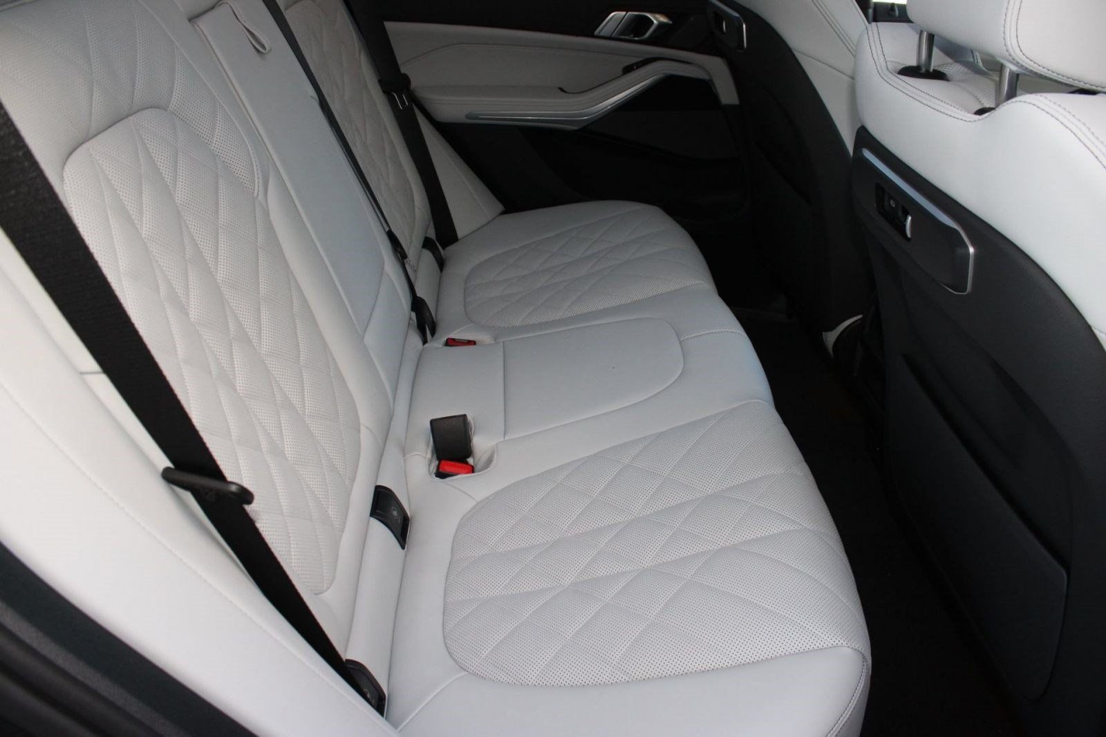 Used 2026 BMW X5 sDrive40i RWD image 33