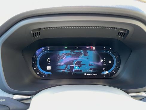 Used 2024 Volvo XC60 B5 Plus w/ Protection Package Premier image 19