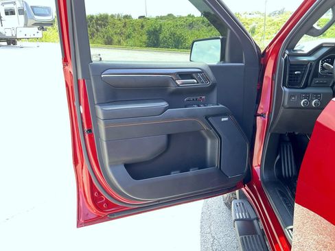 Certified 2024 GMC Sierra 1500 AT4 w/ Technology Package AWD/4WD image 9