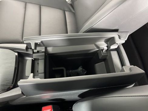 New 2026 Nissan Rogue SV FWD image 29