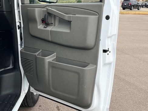 New 2025 GMC Savana 3500 w/ Power Convenience Package RWD image 19