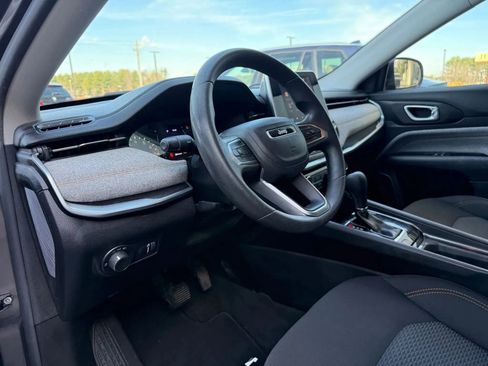 Used 2022 Jeep Compass Sport image 17