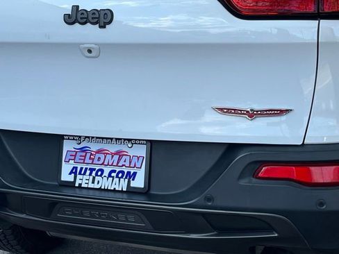Used 2018 Jeep Cherokee Trailhawk image 32