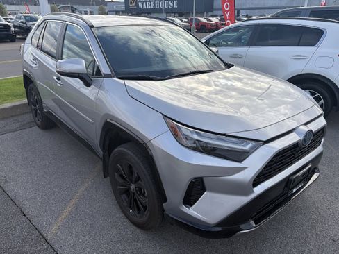 Used 2023 Toyota RAV4 SE AWD/4WD image 2