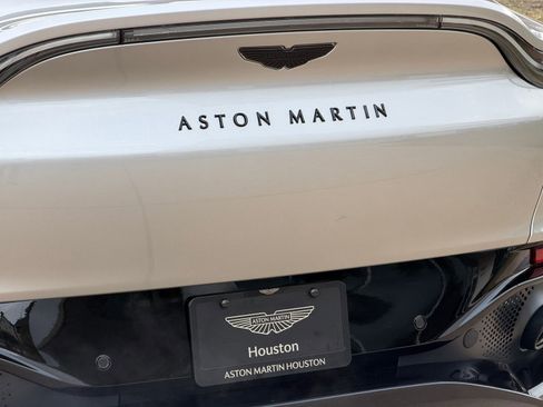Used 2025 Aston Martin DBX 707 image 13