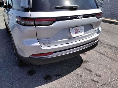 New 2026 Jeep Grand Cherokee Limited AWD/4WD image 15