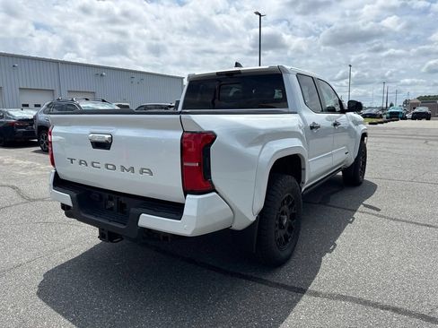 Used 2024 Toyota Tacoma Limited w/ Limited Package (LT) AWD/4WD image 5