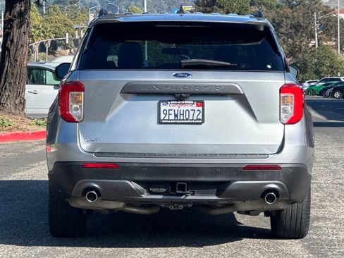 Certified 2023 Ford Explorer XLT w/ Equipment Group 202A image 5
