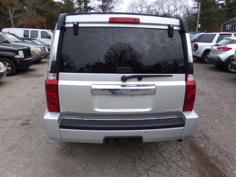 Used 2007 Jeep Commander Limited w/ Trailer Tow Group IV AWD/4WD image 4