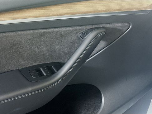 Used 2023 Tesla Model Y Long Range image 15