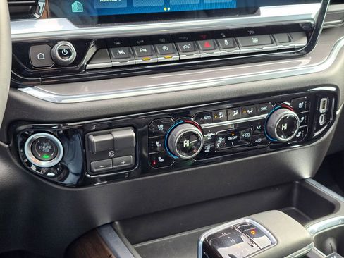Used 2024 Chevrolet Silverado 1500 High Country w/ High Country Premium Package image 33