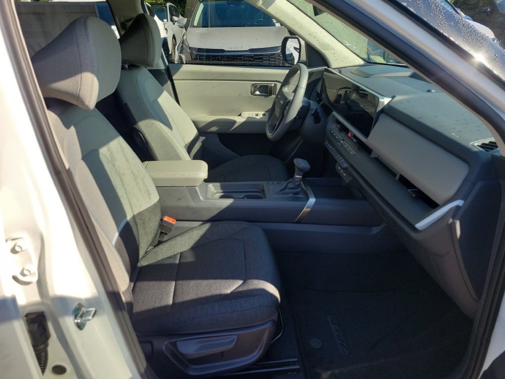 New 2027 Kia Seltos LX FWD image 7