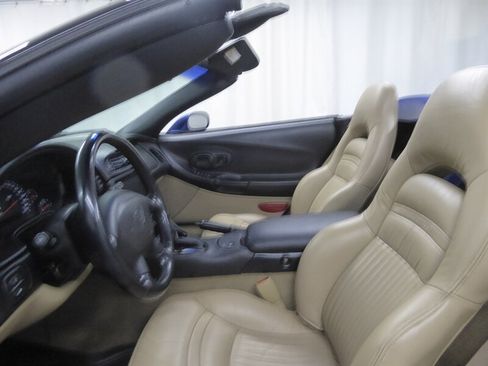 Used 2003 Chevrolet Corvette Convertible w/ Preferred Equipment Group1 RWD image 24