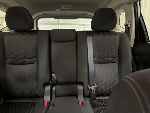 Used 2020 Nissan Rogue SV image 14