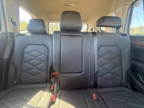Used 2026 Volkswagen Atlas SE FWD image 38