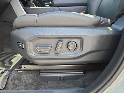 Used 2024 Toyota Tundra Platinum w/ TRD Off-Road Package AWD/4WD image 28