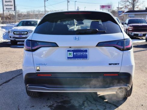 Used 2023 Honda HR-V Sport image 4