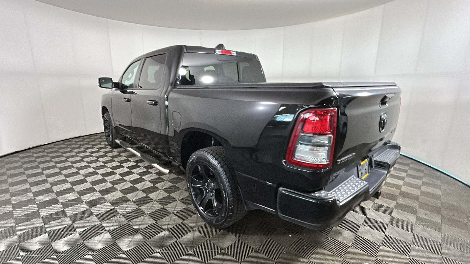Used 2022 RAM 1500 Big Horn AWD/4WD image 5