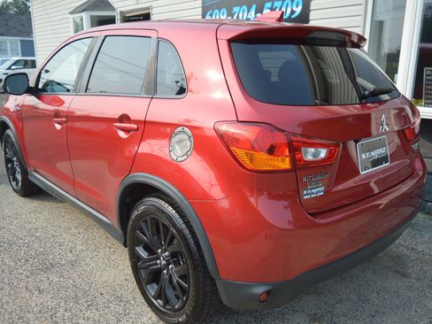 Used 2017 Mitsubishi Outlander Sport ES AWD/4WD image 3
