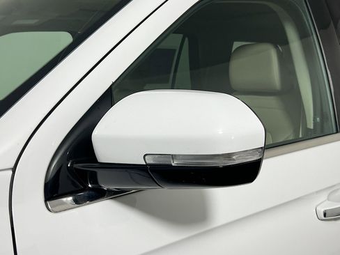 Used 2024 Ford Expedition Limited RWD image 12
