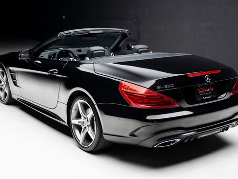 Used 2019 Mercedes-Benz SL 550 image 27