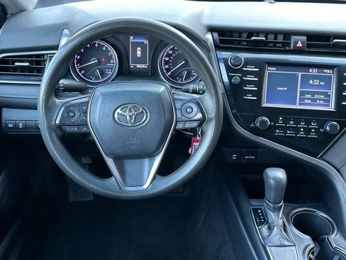 Used 2019 Toyota Camry LE image 14
