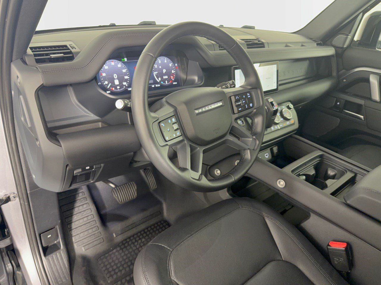 Used 2024 Land Rover Defender 110 X-Dynamic SE AWD/4WD image 4