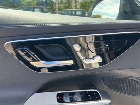 Used 2025 Mercedes-Benz GLC 43 AMG 4MATIC image 37