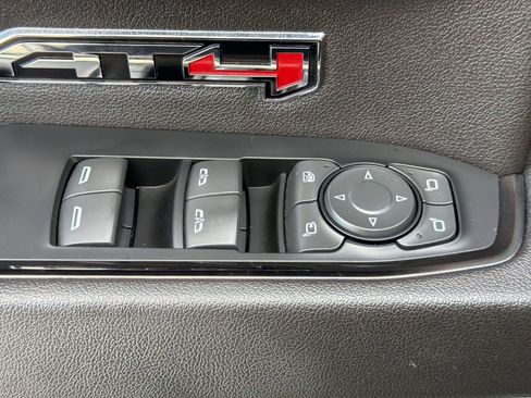 Used 2023 GMC Sierra 1500 AT4 w/ Technology Package AWD/4WD image 13