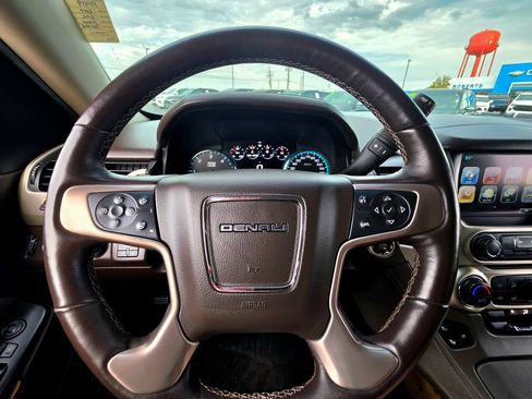 Used 2017 GMC Yukon Denali AWD/4WD image 28