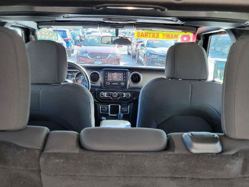 Used 2018 Jeep Wrangler Unlimited Sport AWD/4WD image 28