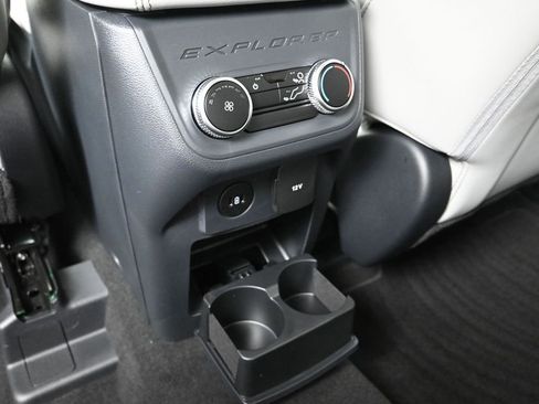 New 2026 Ford Explorer Active w/ Active Comfort Package RWD image 29
